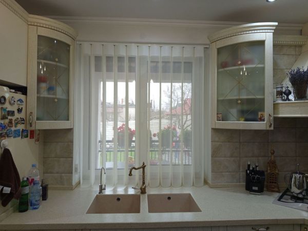 Jaluzele de tip perdea